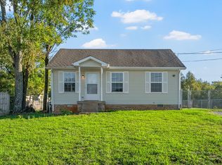 1201 Carol Dr, Oak Grove, KY 42262