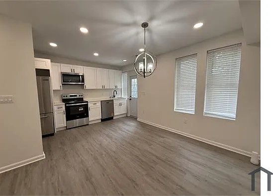 3 bed, 1100 sqft, $1,950 — Photo 4
