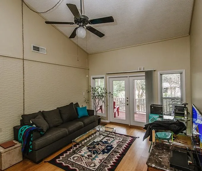 1307 Saint Edwards Dr #A — Photo 3