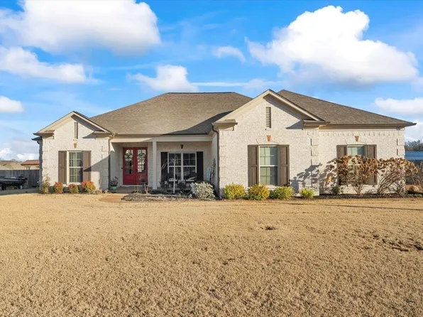 208 S Chinkapin Dr, Atoka, TN 38004