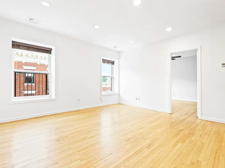300 Hudson St #13 — Photo 4