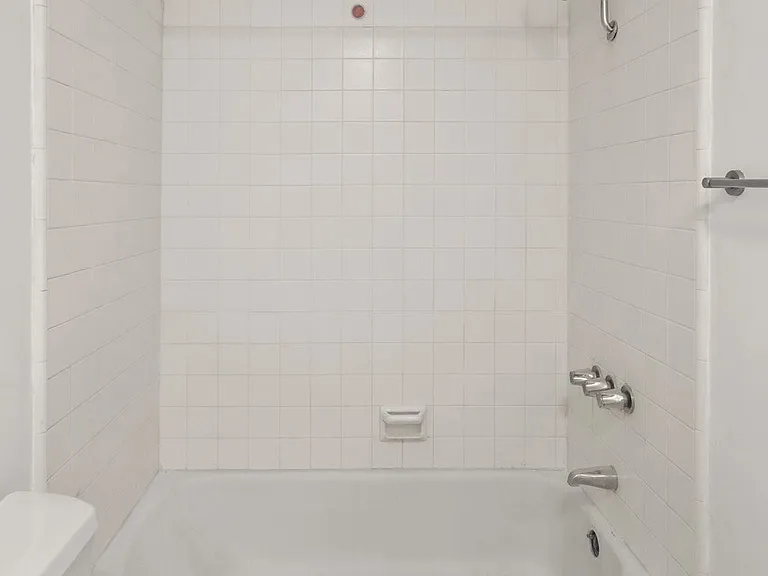 11946 Montana Ave #103 — Photo 28