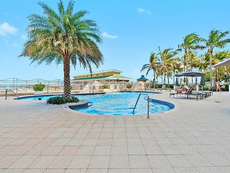 16699 Collins Ave #4204 — Photo 37