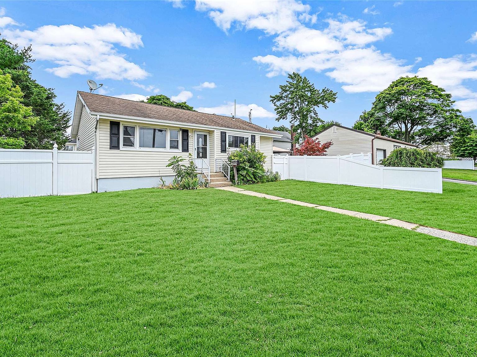 53 W 2nd Street, Deer Park, NY 11729 Zillow