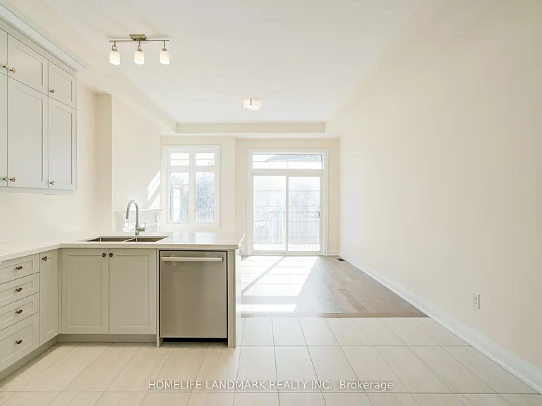 4285 Major Mackenzie Dr E — Photo 18