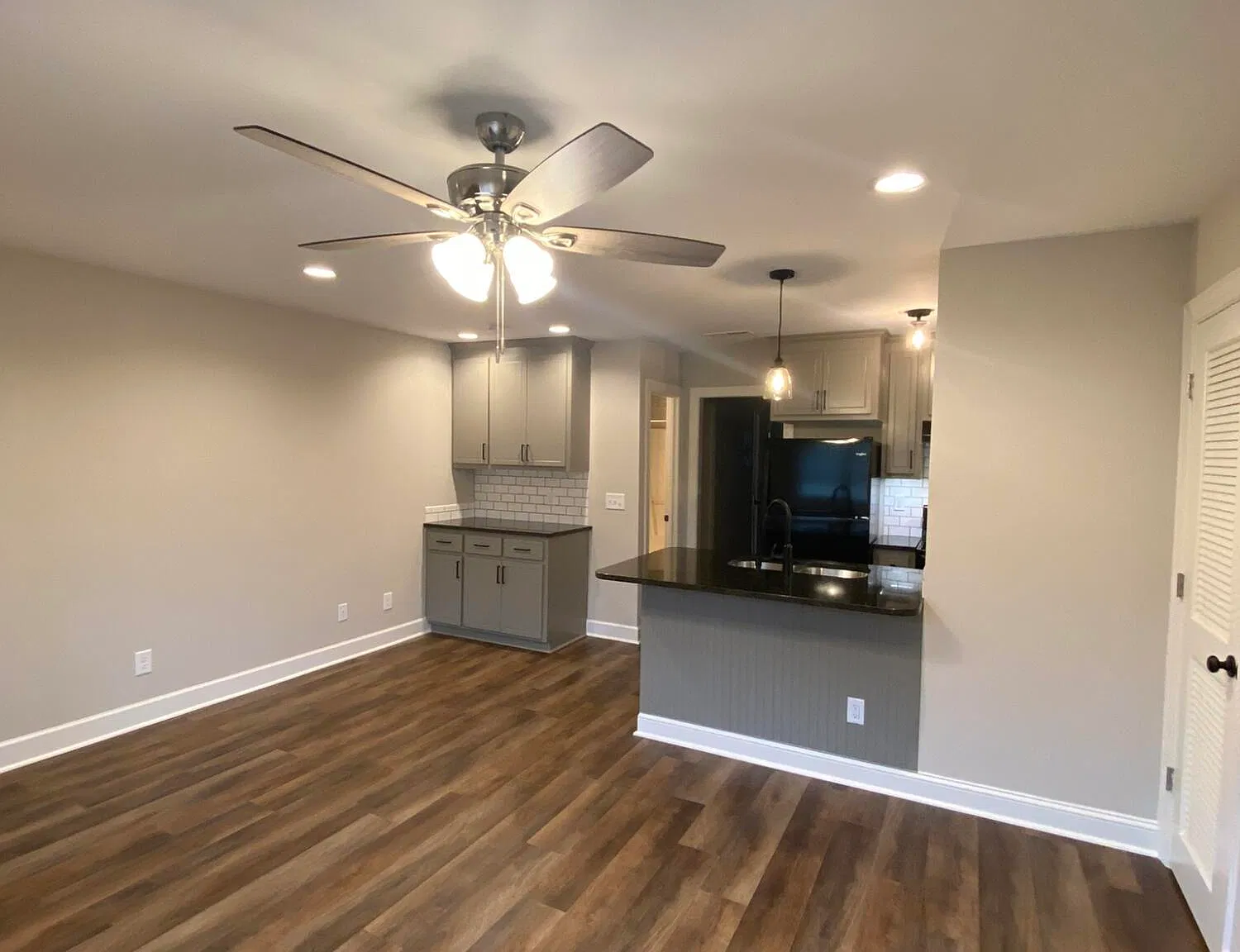 1 bed, 1.0 bath, 617 sqft, $950 — Photo 3