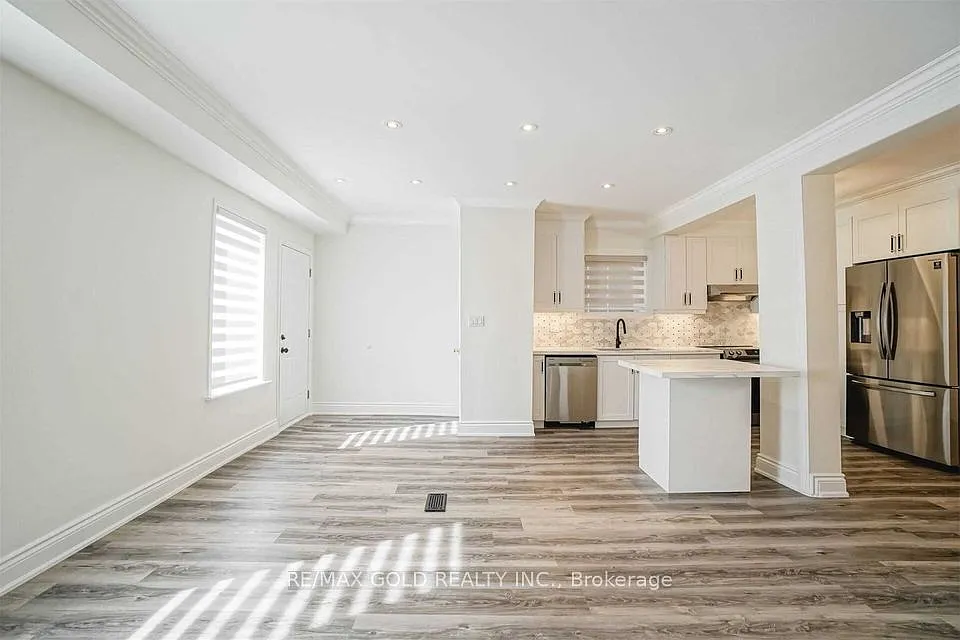 3 bed, $2,700 — Photo 4