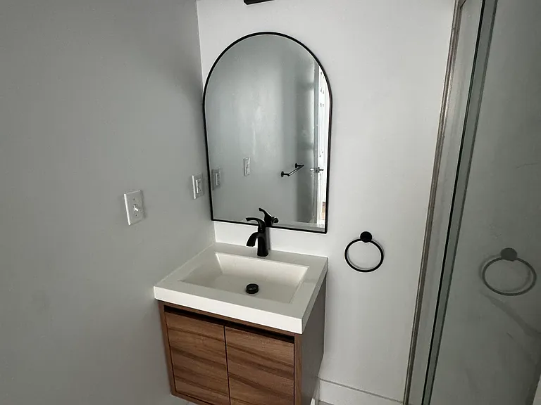 332 Lombard St #3R — Photo 9