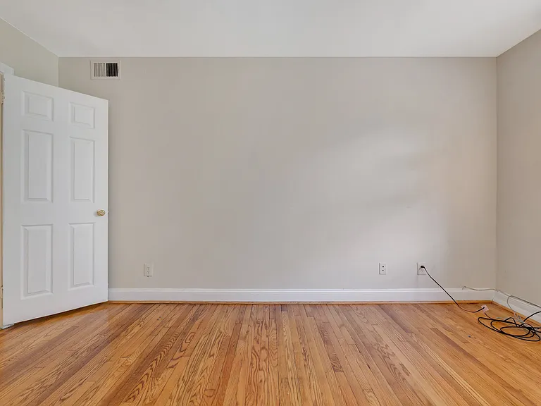 1200 Penn St NE #1 — Photo 13