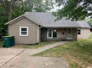 527 W Calhoun St, Macomb, IL 61455