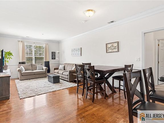 2nd image of 100 Middlesex Blvd APT 304