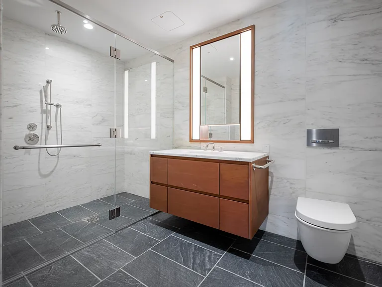 100 Vandam St #11A — Photo 7