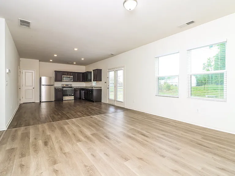 44 Meriwether Ln — Photo 5