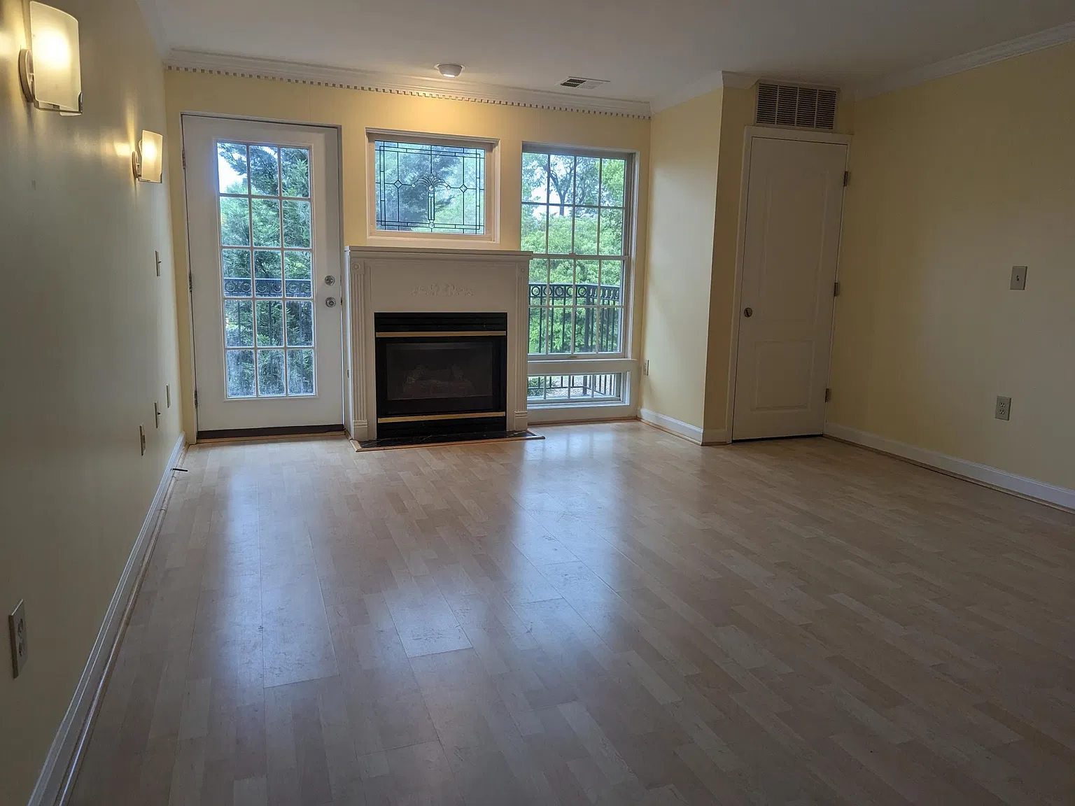 6924 Fairfax Dr — Photo 3