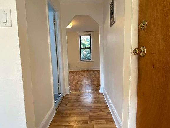 4th image of 170 12th St #3