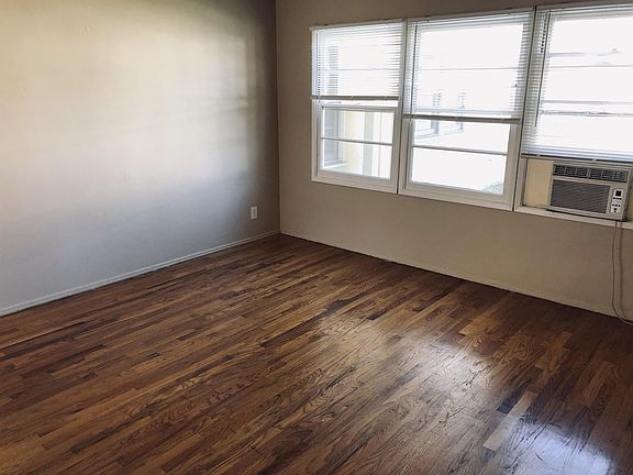 3rd image of 2471 Silver Lake Blvd #B