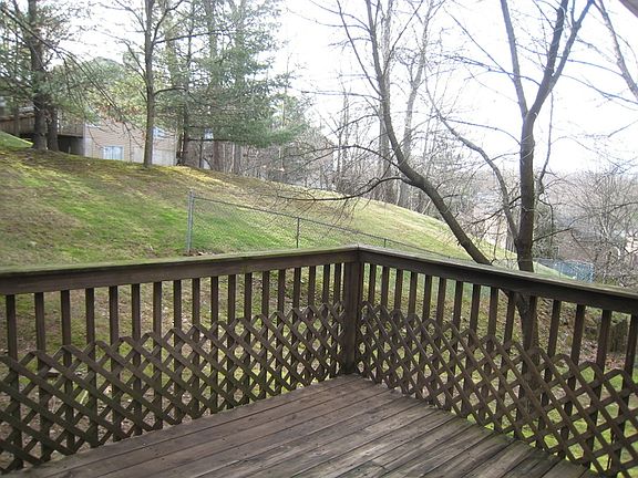 3rd image of 209 Clarken Dr