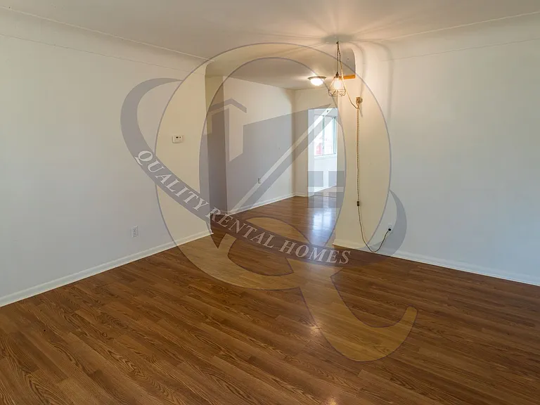 4380 Old Colony Dr — Photo 3