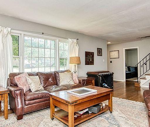 3rd image of 3023 Battersea Ln
