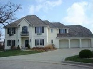 4724 Killarney Cir, Lawrence, KS 66047
