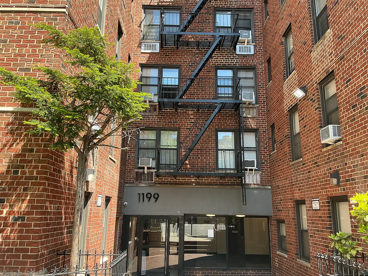 Building Photo - 1199 Ocean Ave #114