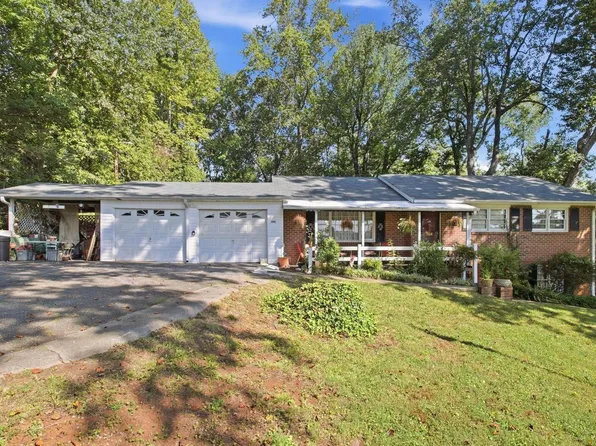 308 Alta Vista Cir, Travelers Rest, SC 29690