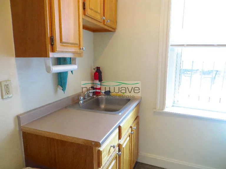 32 Queensberry St #8 — Photo 10