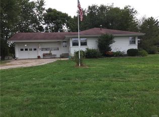 13402 Saint Rose Rd, Highland, IL 62249