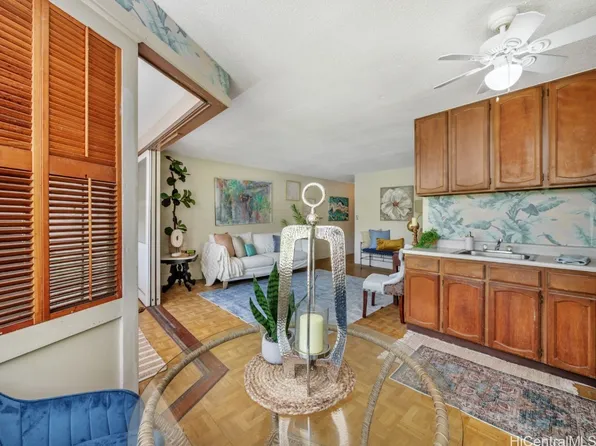 1330 Wilder Ave APT 217, Honolulu, HI 96822