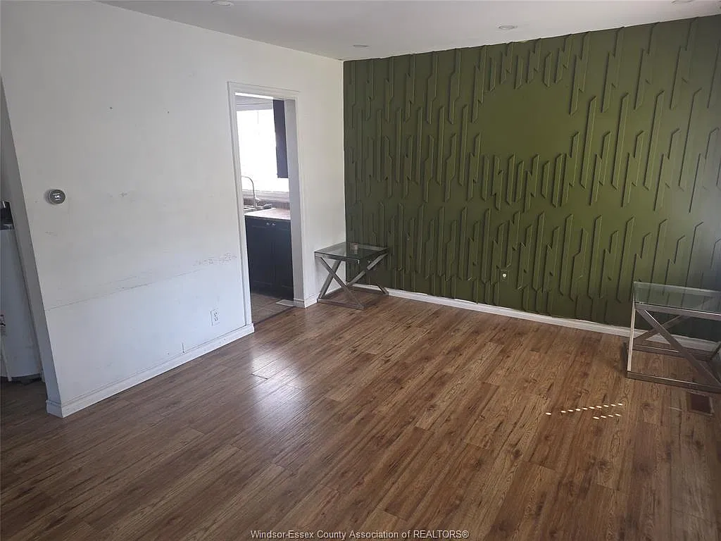 3 bed, $1,900 — Photo 4