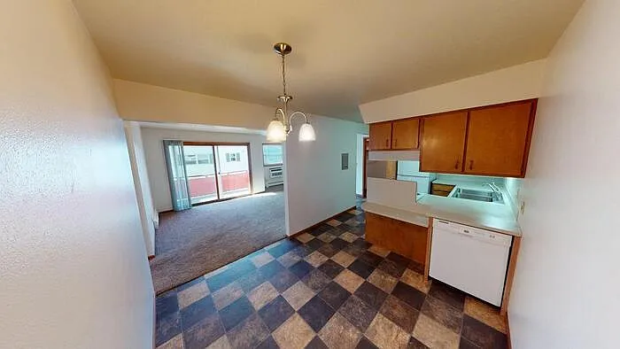 305 Ryan Dr #8 — Photo 6