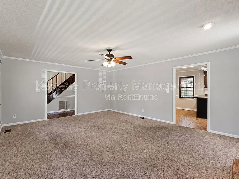 255 Silver Maple Rd — Photo 8