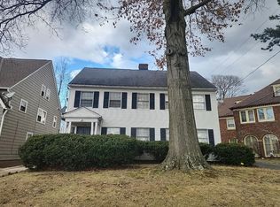 17709 Winslow Rd, Shaker Heights, OH 44122