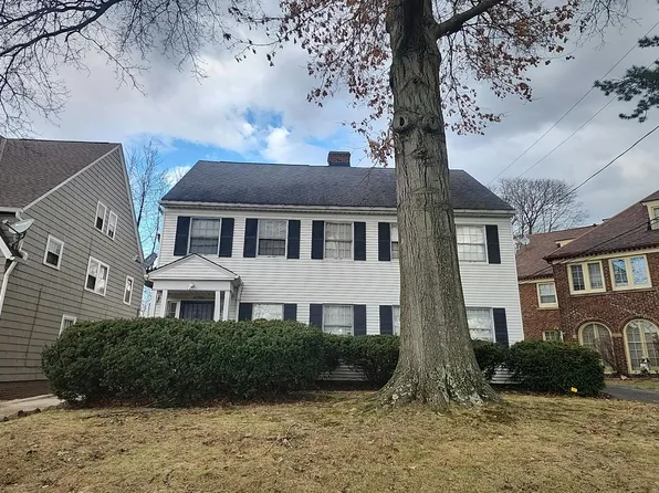 17709 Winslow Rd, Shaker Heights, OH 44122