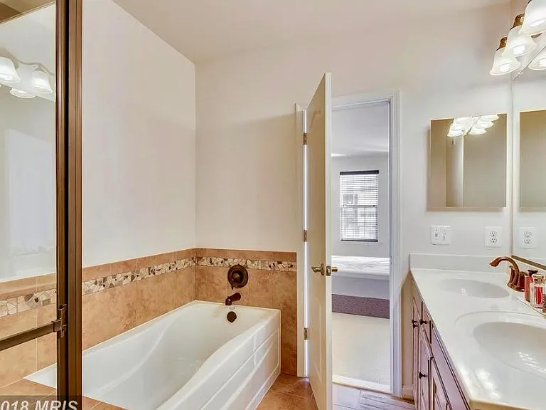 22982 Newcut Rd #1 — Photo 12