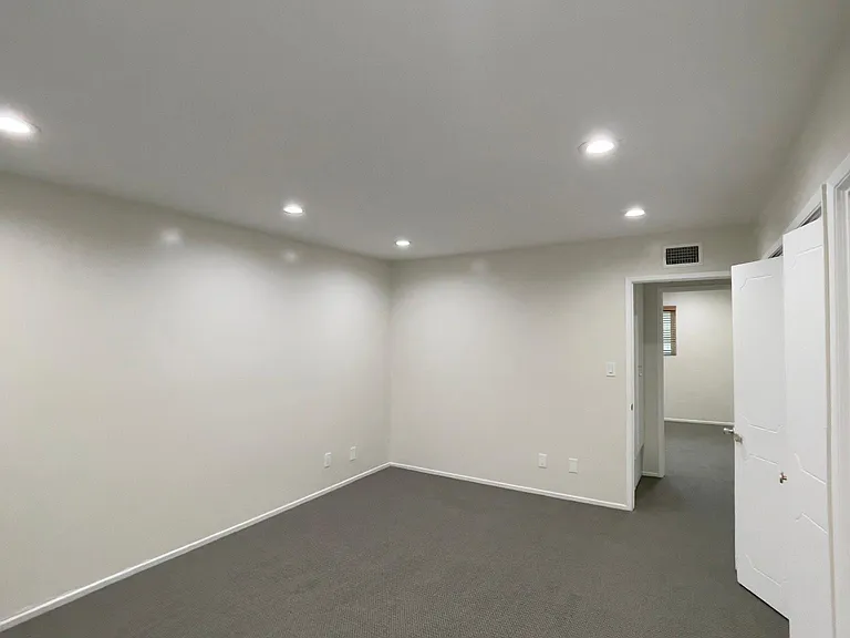 5215 Sepulveda Blvd — Photo 7