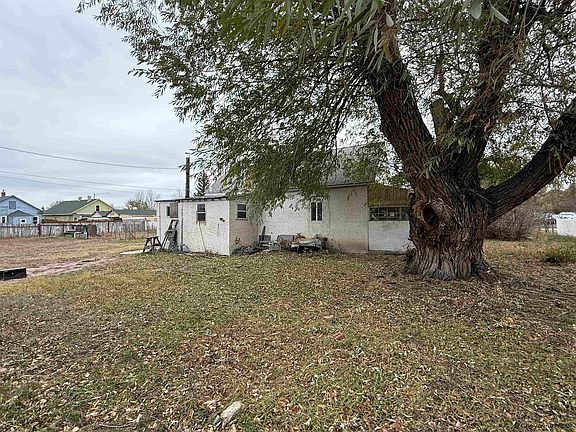 2nd image of 618 W 9th St