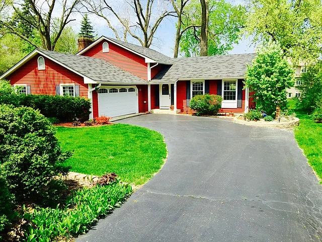 2138 Howard Ave photo 1