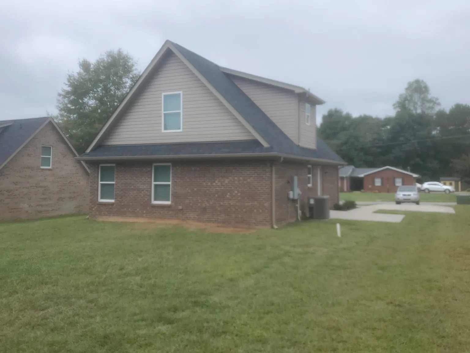 3 bed, 2.5 bath, 1380 sqft, $1,700 — Photo 3