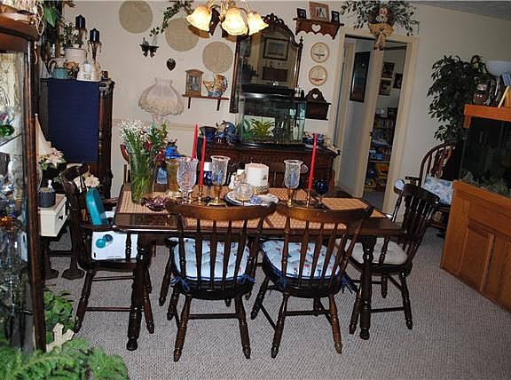 5th image of 235 Walnut Crest Dr