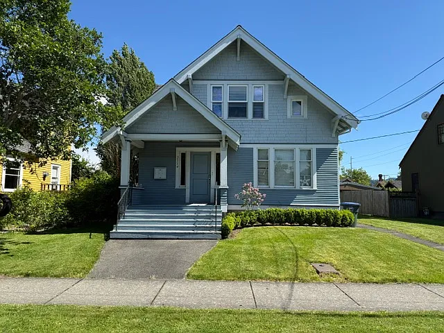 Building Photo - 2114 B St #102
