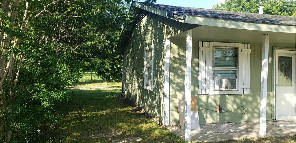 2 bed, 960 sqft, $1,150 — Photo 2