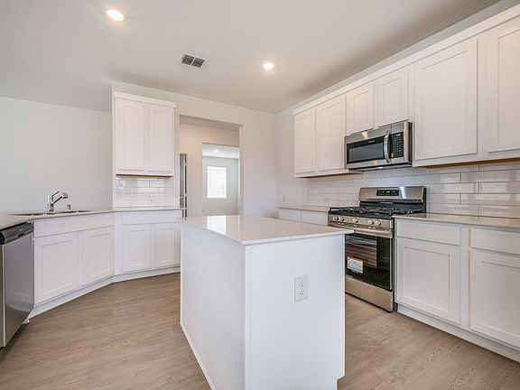 4th image of 439 Ridge Dr