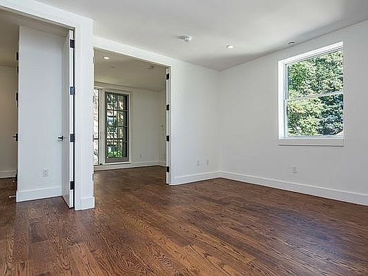 5th image of 83 Winthrop St #33