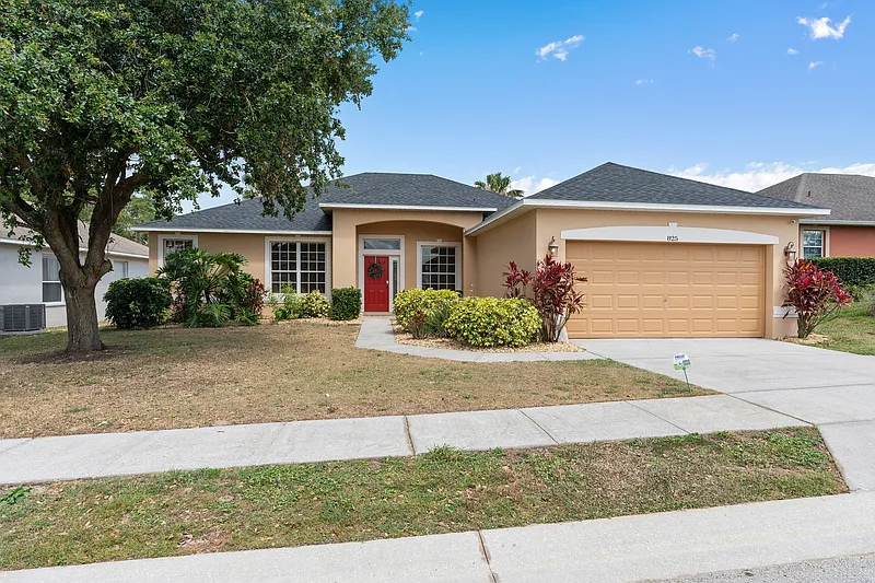 825 Wildflower Rd