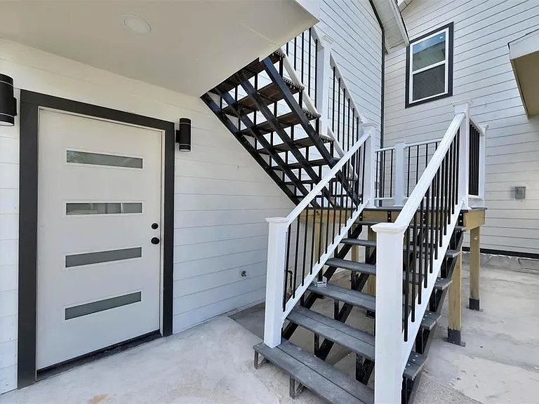 2304 Chapman St #3 — Photo 3