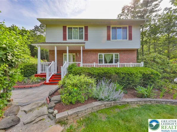 2235 Sky High Dr, Bartonsville, PA 18321