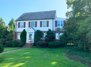 15 Fenimore Dr, Harrison, NY 10528