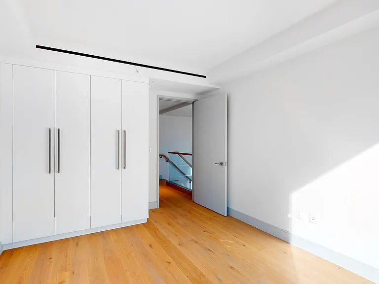 101 W 14th St #8B — Photo 9