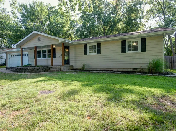 2434 S Barcliff Avenue, Springfield, MO 65804